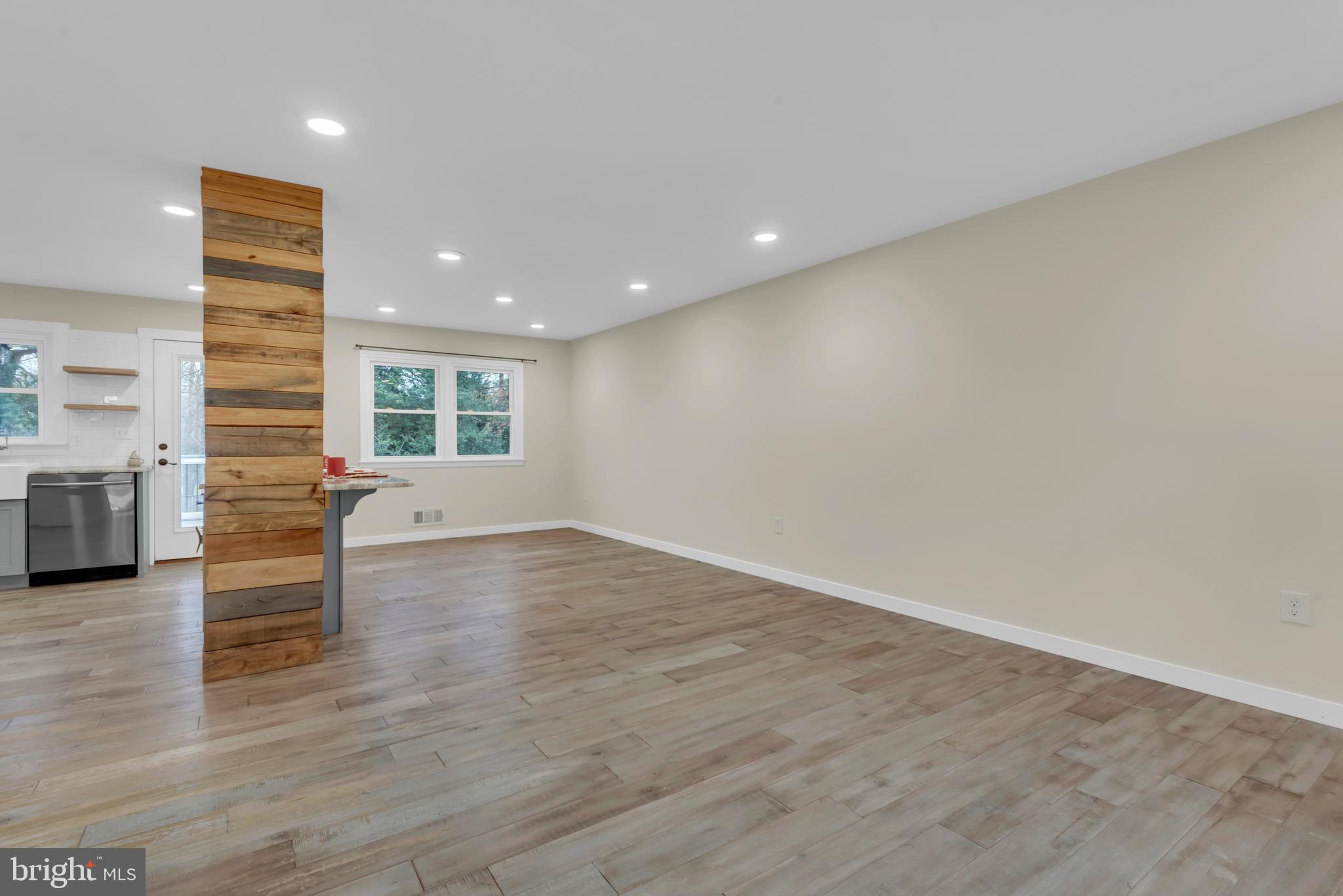 LONG POINT ON THE MAGOTHY - Residential