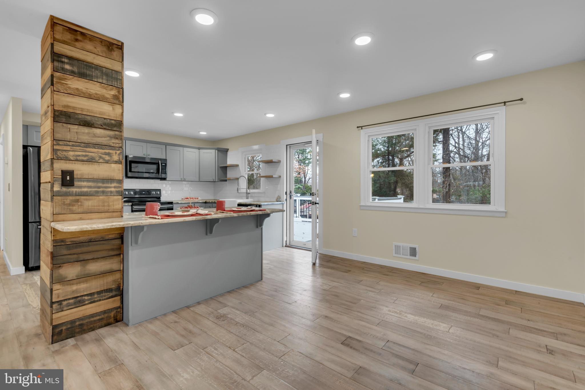 LONG POINT ON THE MAGOTHY - Residential