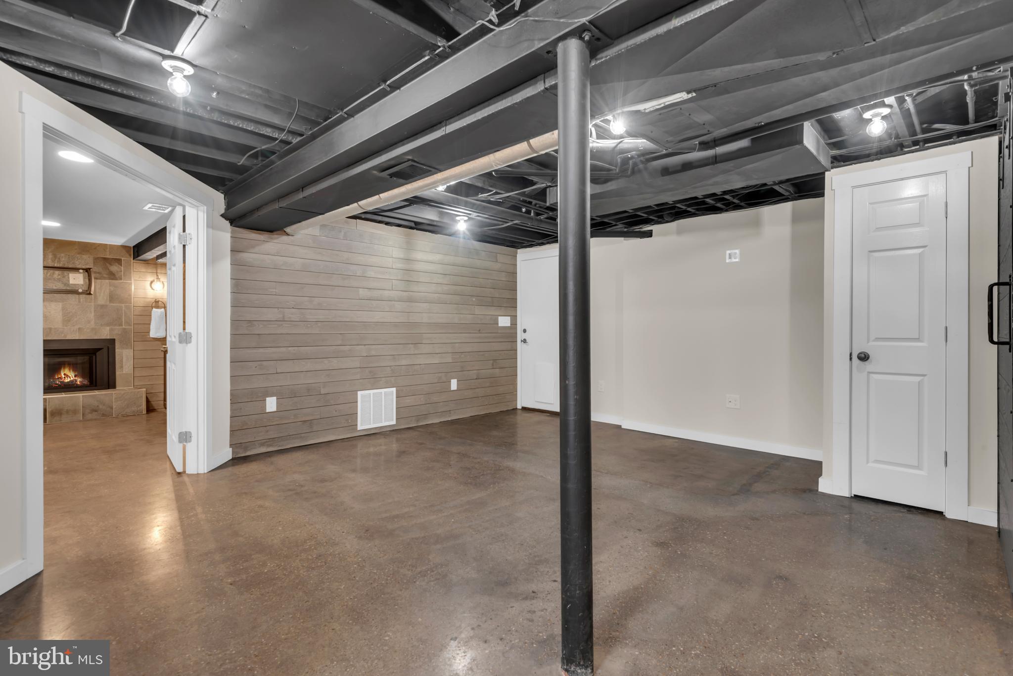 LONG POINT ON THE MAGOTHY - Residential