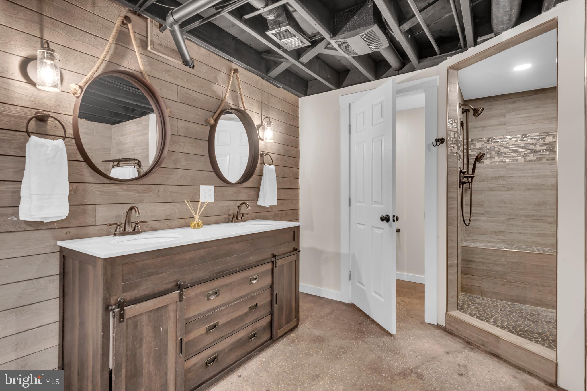 LONG POINT ON THE MAGOTHY - Residential