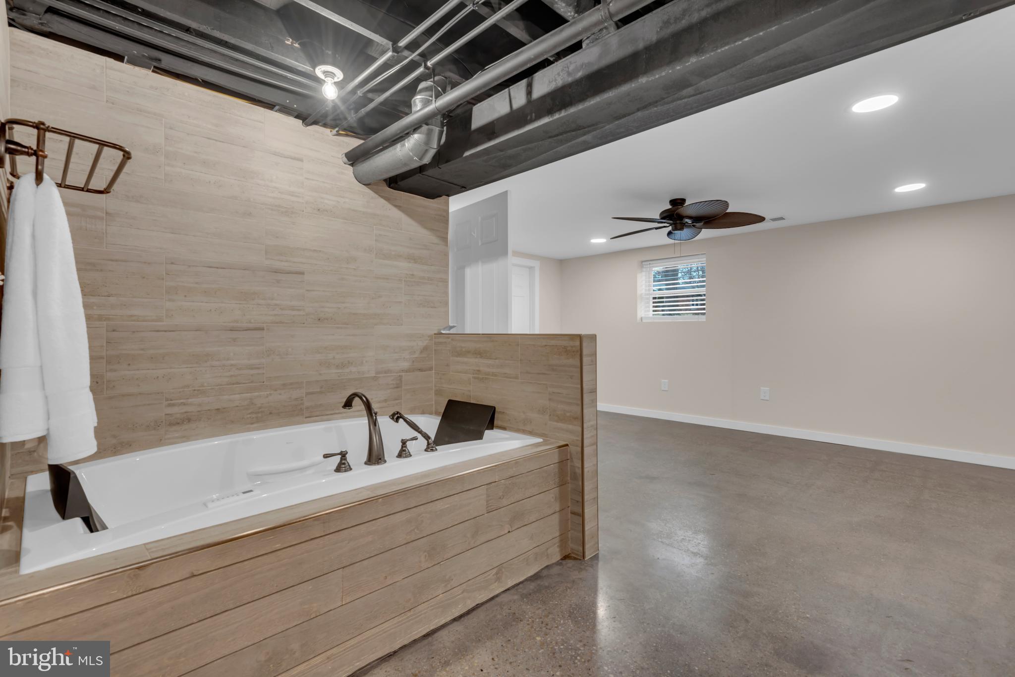 LONG POINT ON THE MAGOTHY - Residential