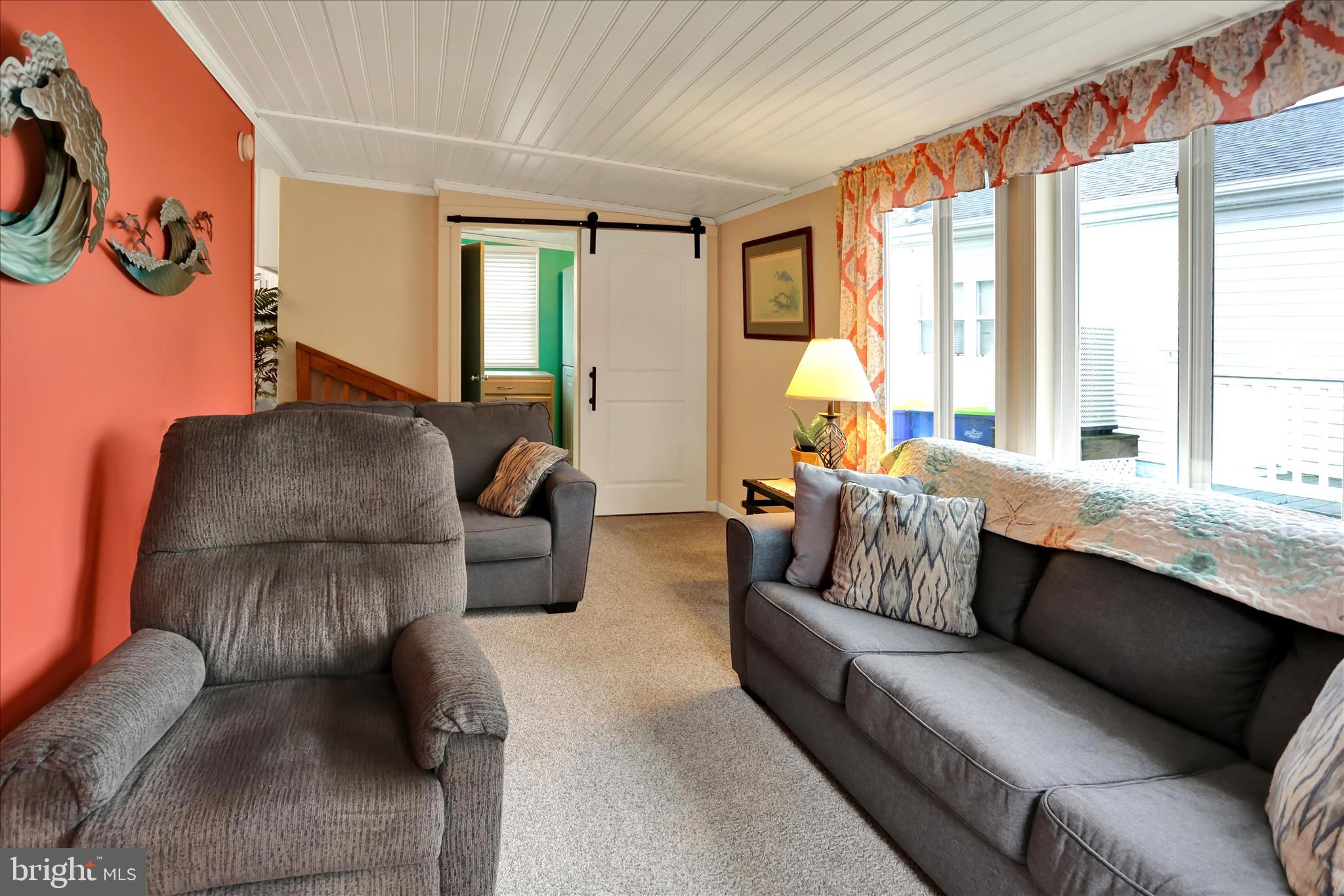 WHITE HOUSE BEACH - Residential