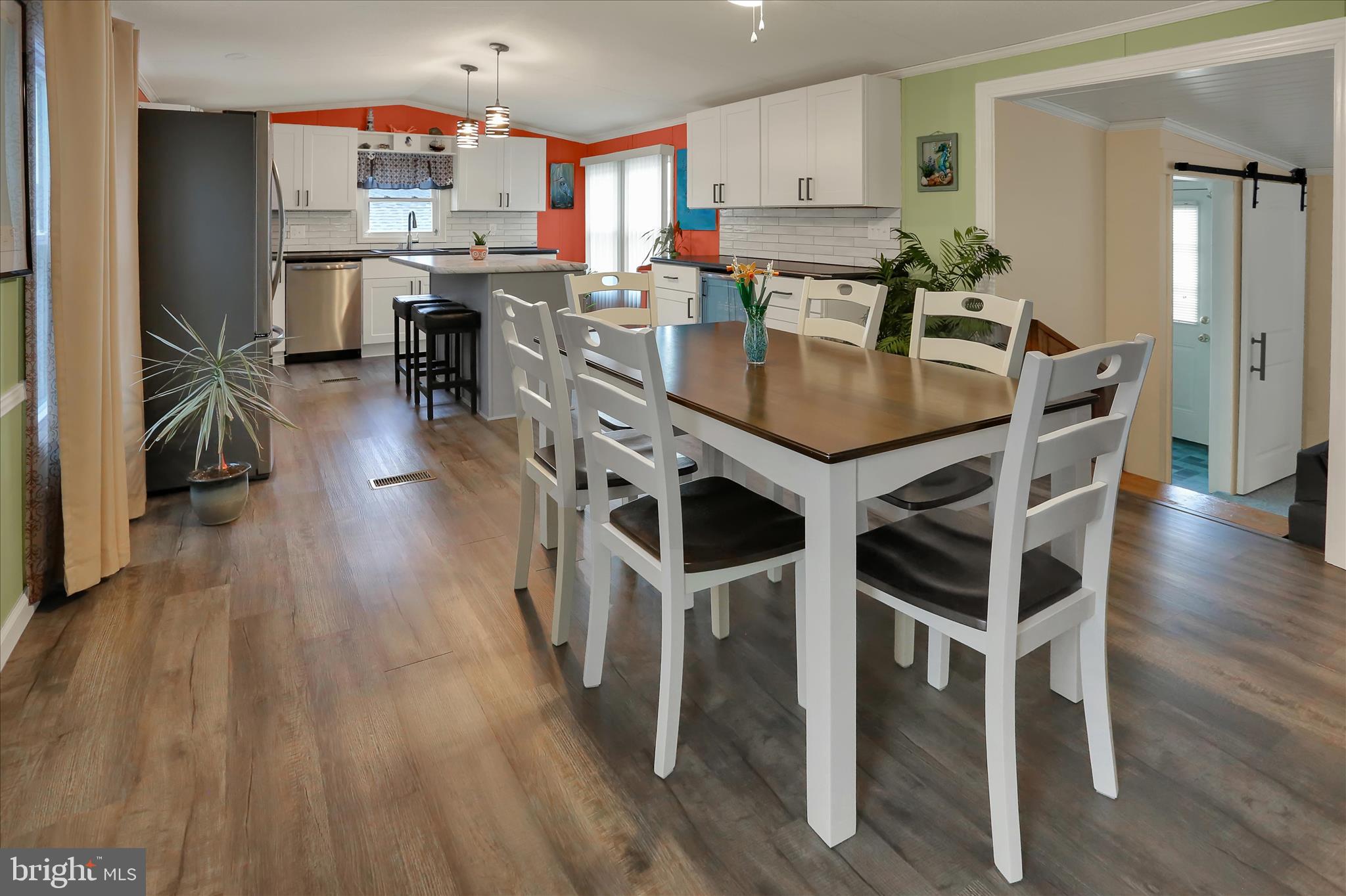 WHITE HOUSE BEACH - Residential