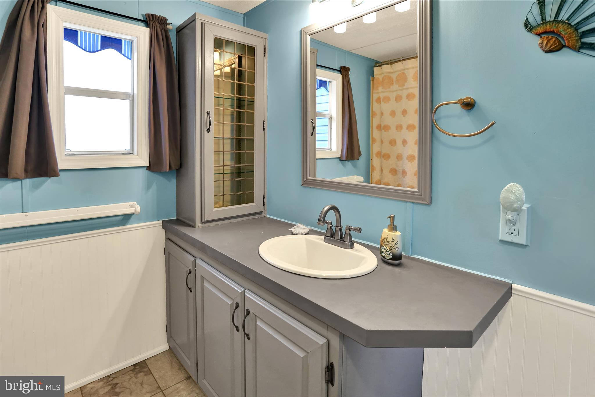 WHITE HOUSE BEACH - Residential