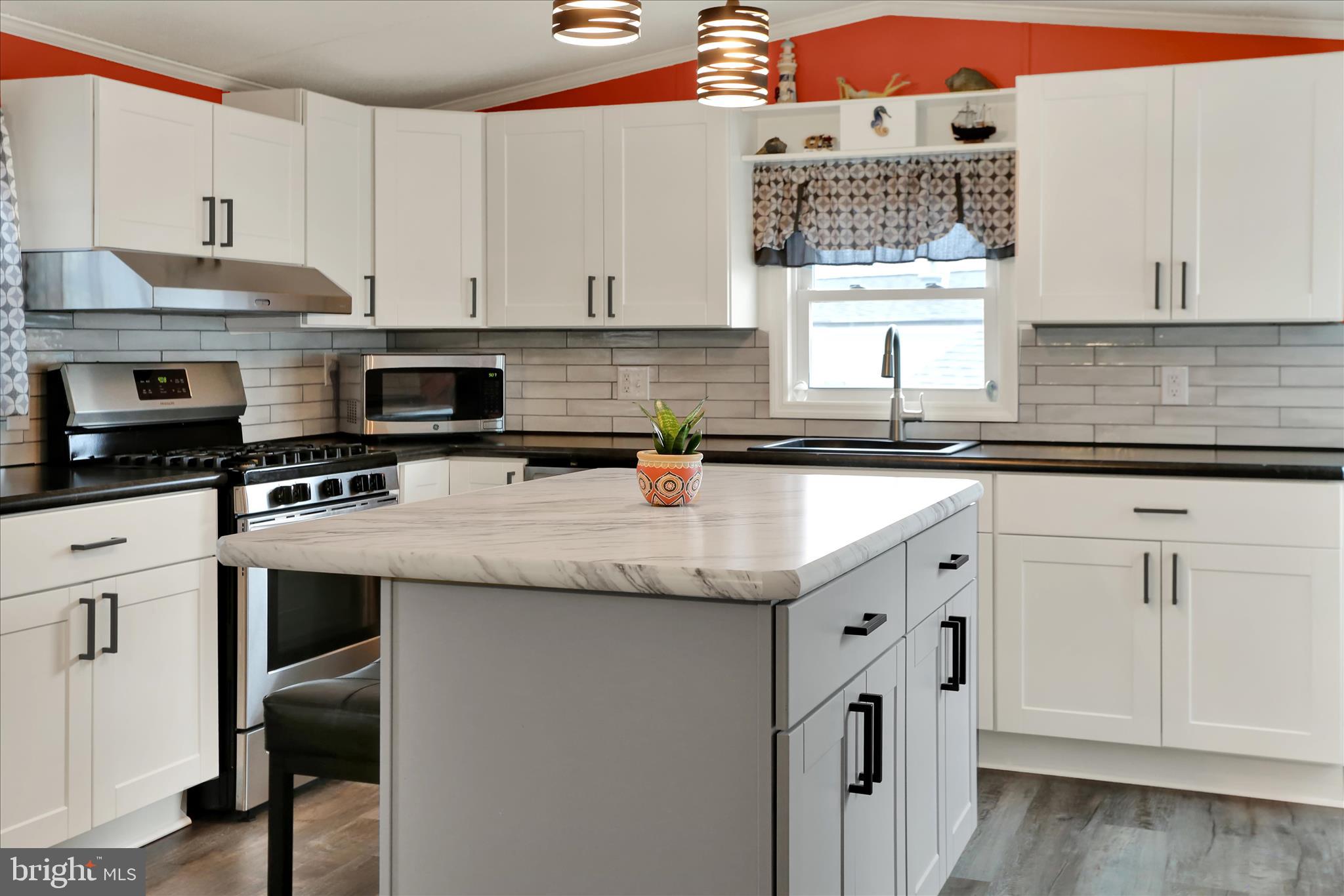 WHITE HOUSE BEACH - Residential