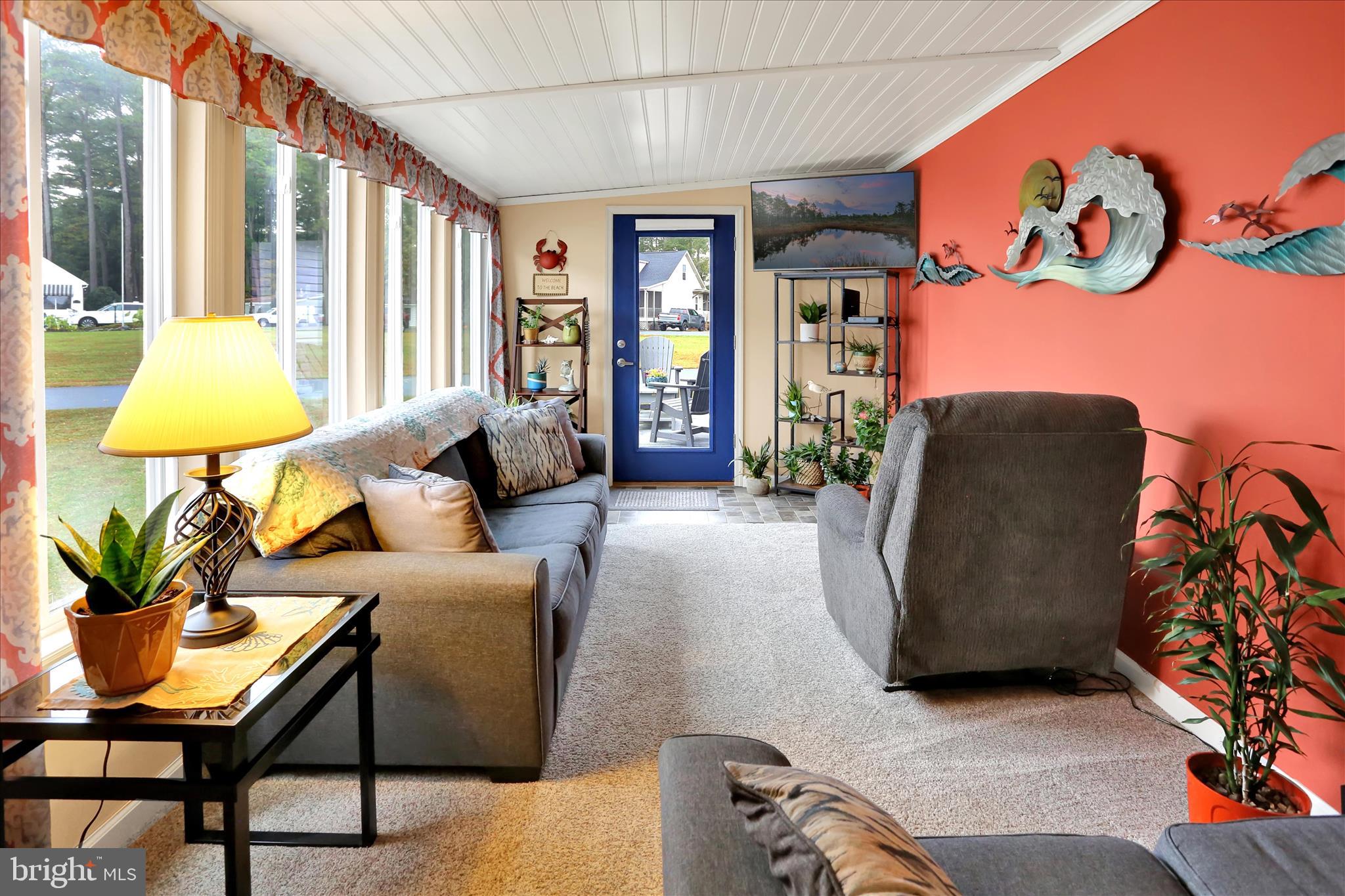 WHITE HOUSE BEACH - Residential