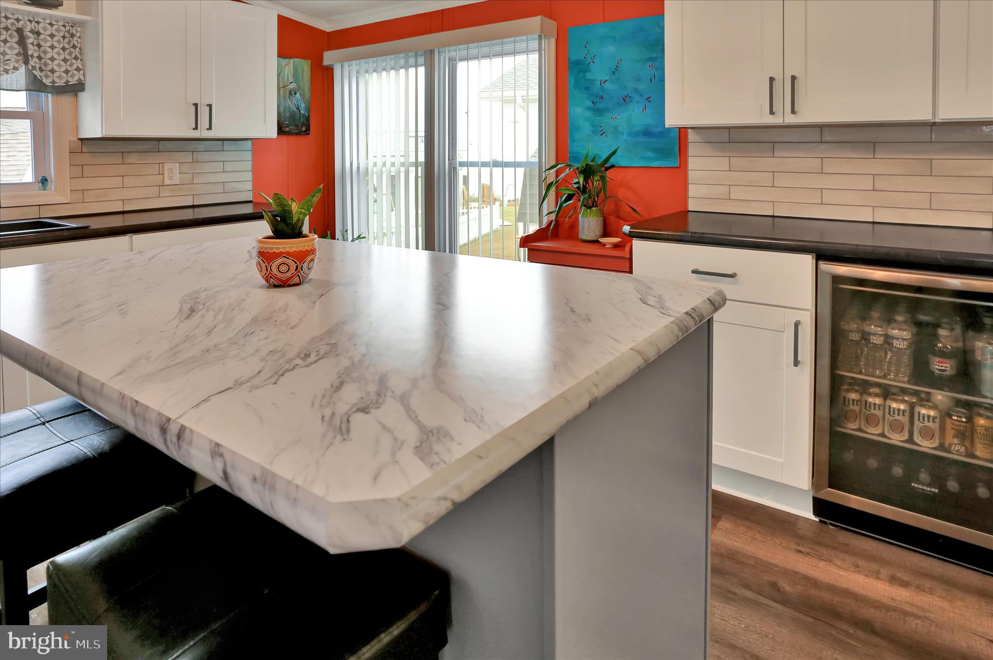 WHITE HOUSE BEACH - Residential