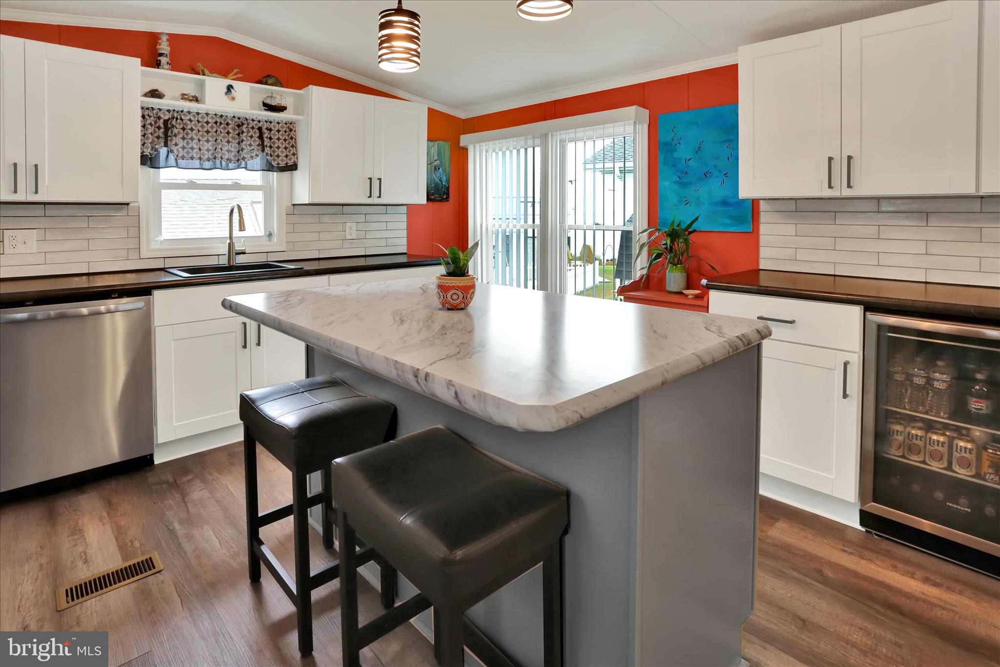 WHITE HOUSE BEACH - Residential