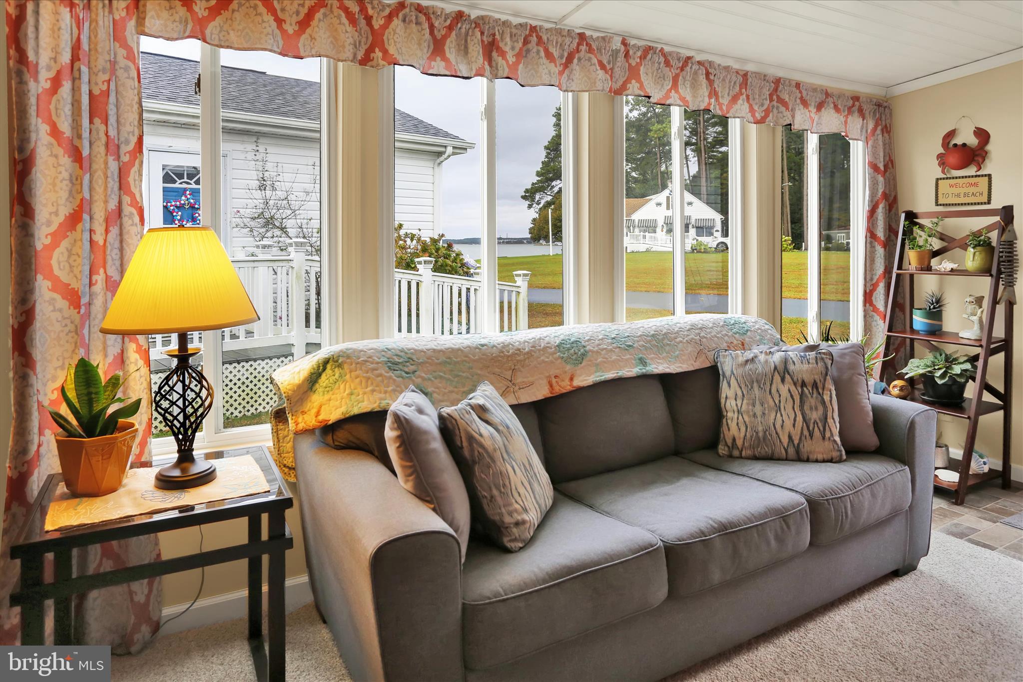 WHITE HOUSE BEACH - Residential