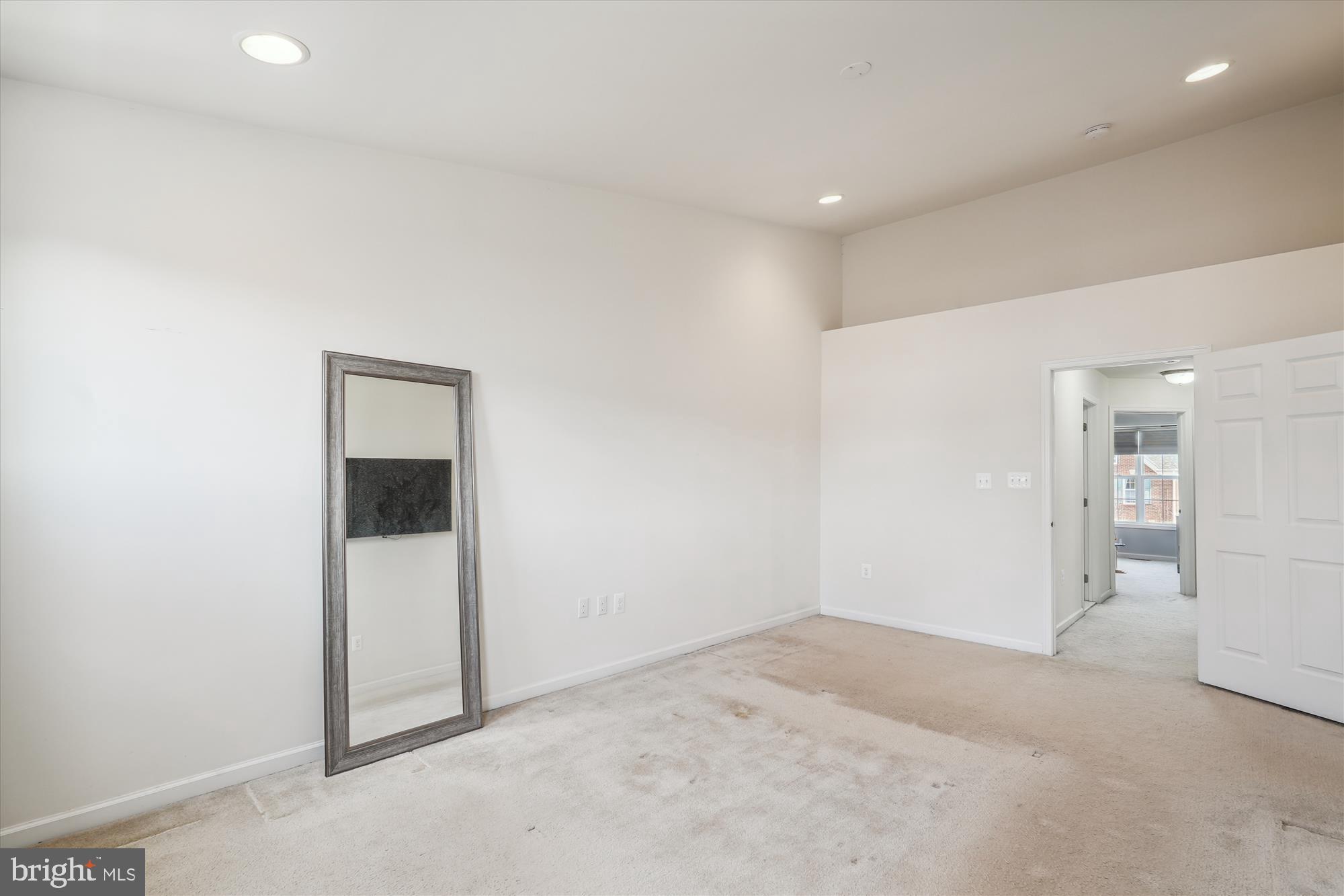 LOUDOUN VALLEY ESTATES 2 - Residential