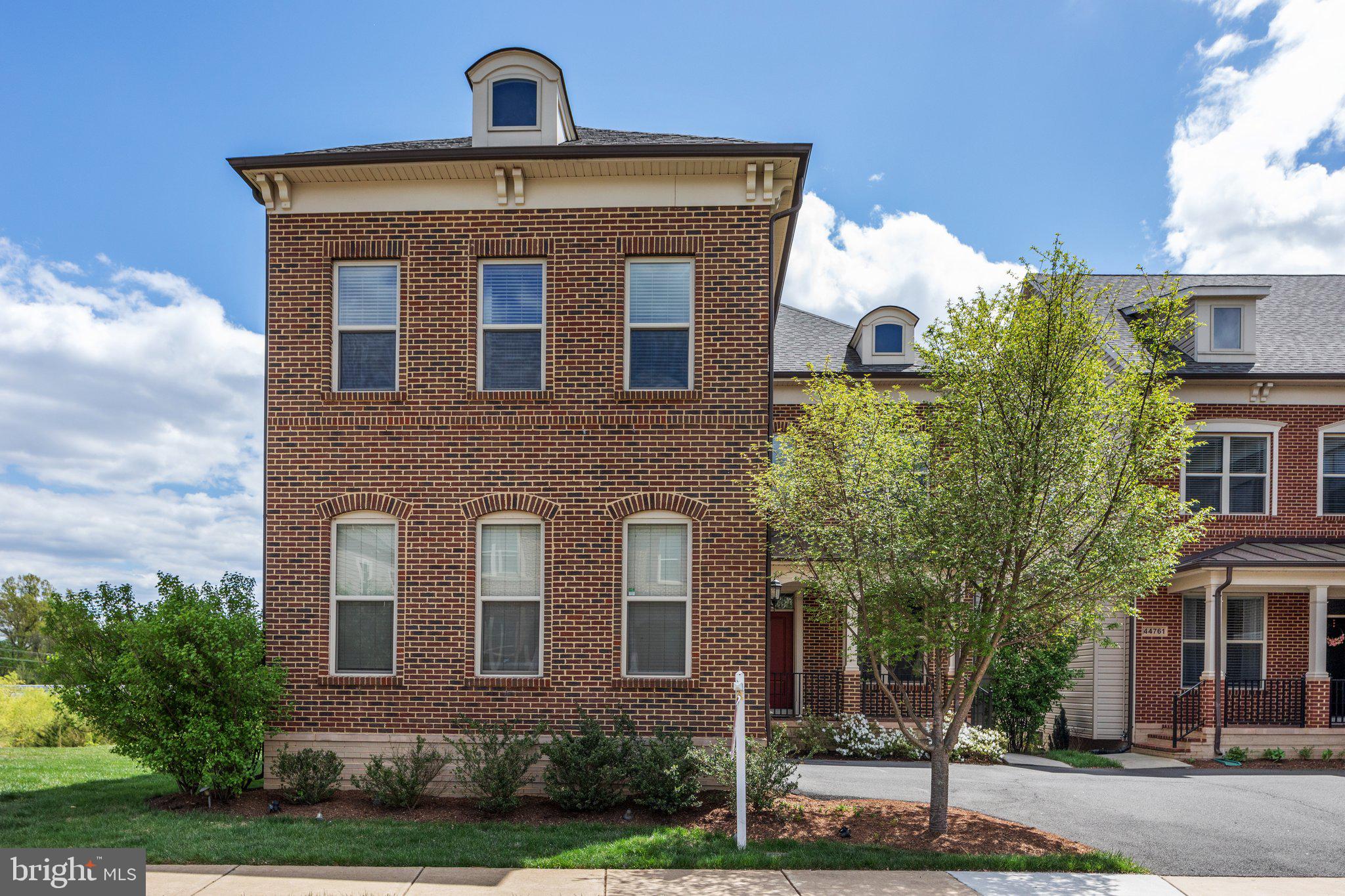 ONE LOUDOUN LAND BAY B - Residential Lease