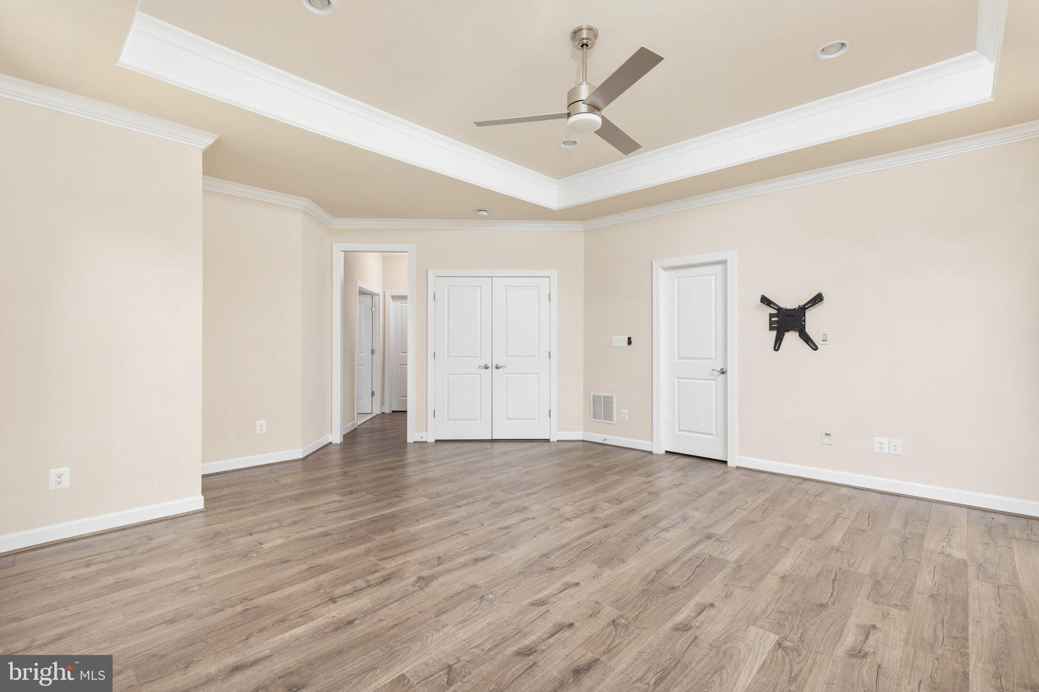 ONE LOUDOUN LAND BAY B - Residential Lease