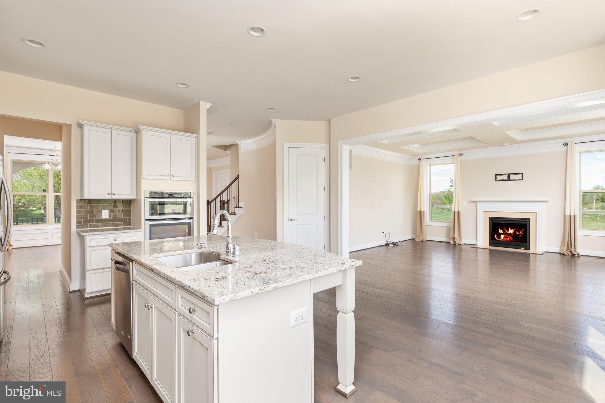 ONE LOUDOUN LAND BAY B - Residential Lease