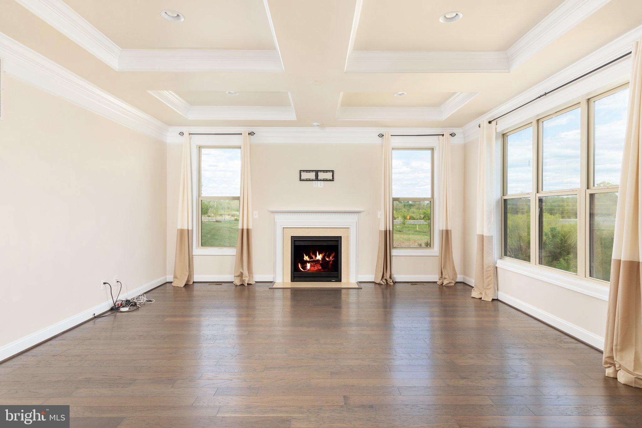 ONE LOUDOUN LAND BAY B - Residential Lease