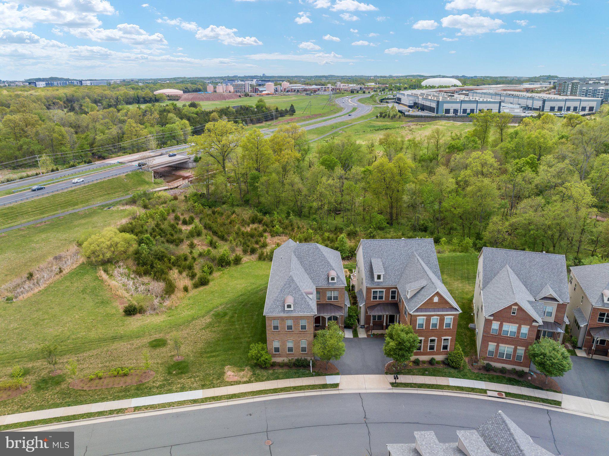 ONE LOUDOUN LAND BAY B - Residential Lease