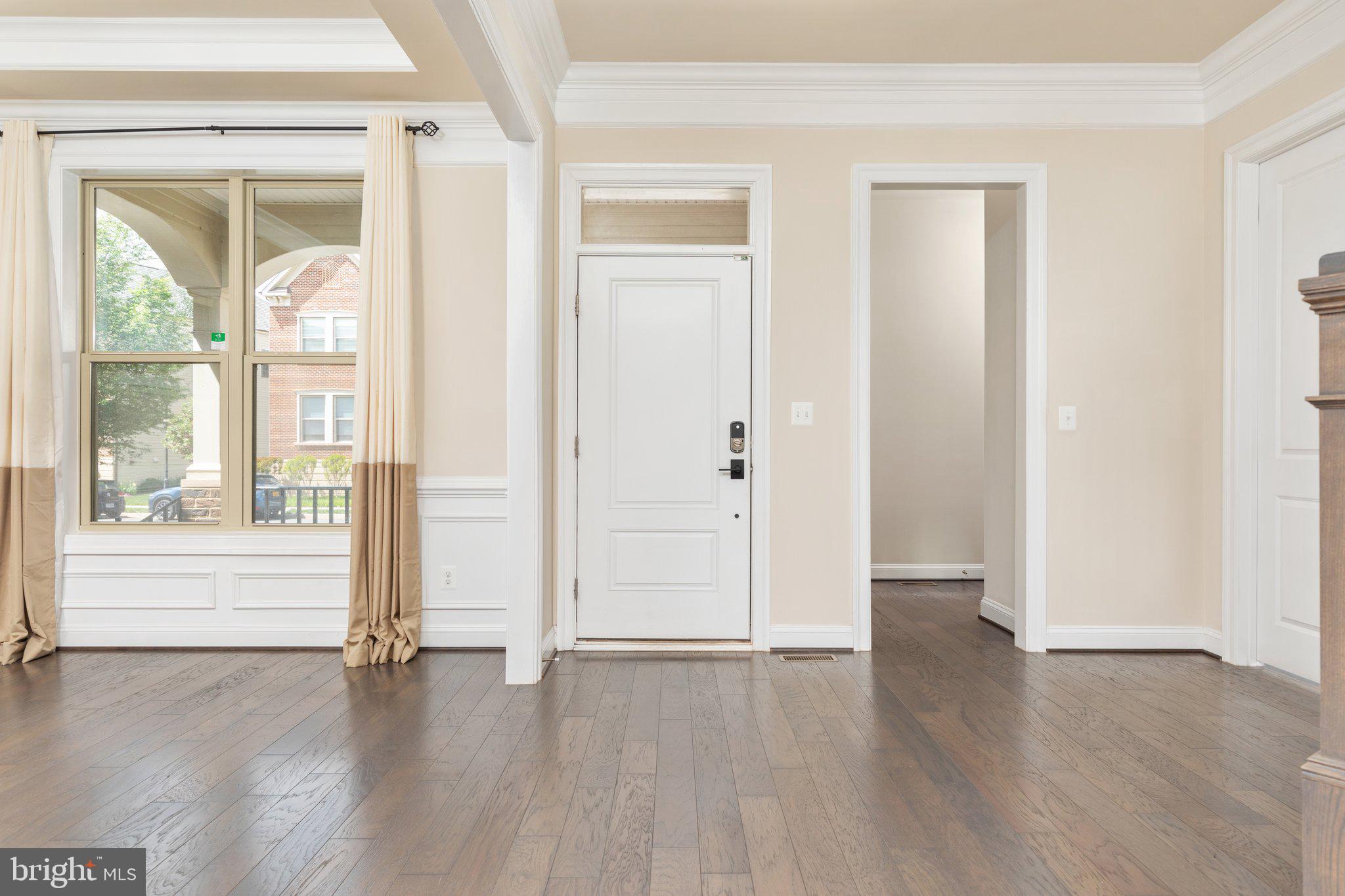 ONE LOUDOUN LAND BAY B - Residential Lease