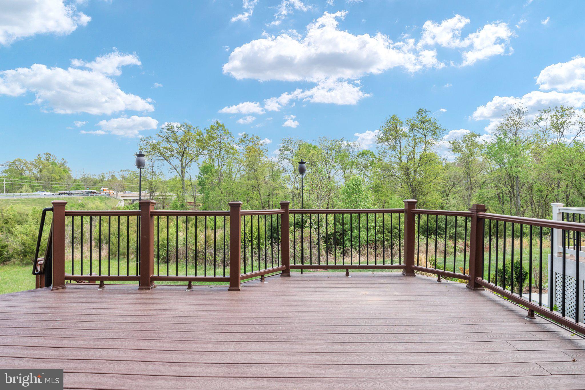 ONE LOUDOUN LAND BAY B - Residential Lease