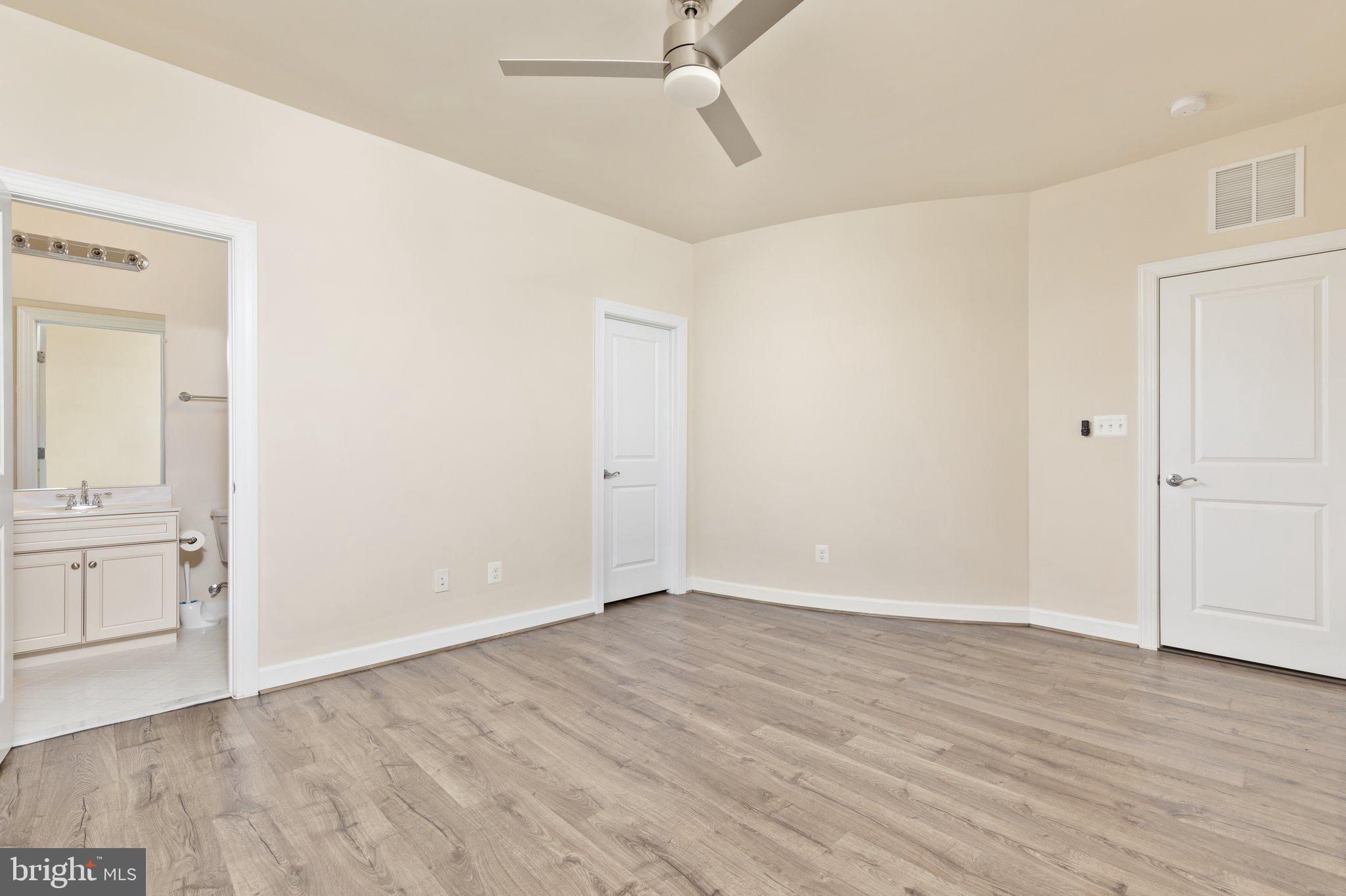 ONE LOUDOUN LAND BAY B - Residential Lease