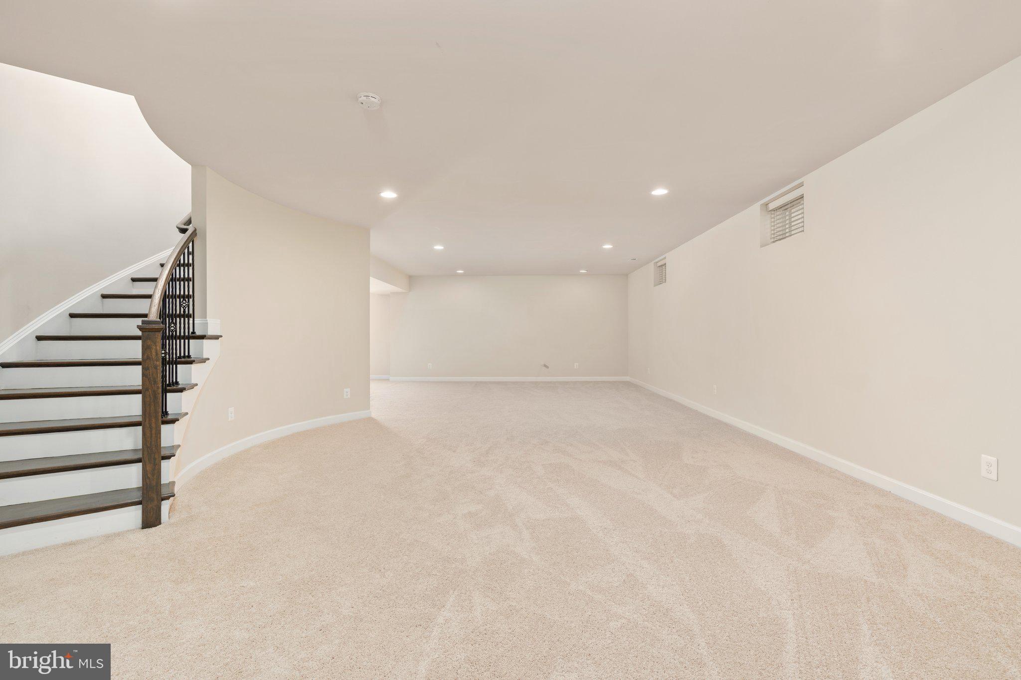 ONE LOUDOUN LAND BAY B - Residential Lease