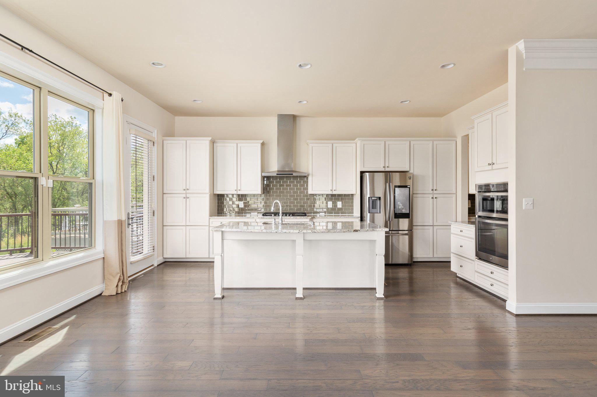 ONE LOUDOUN LAND BAY B - Residential Lease