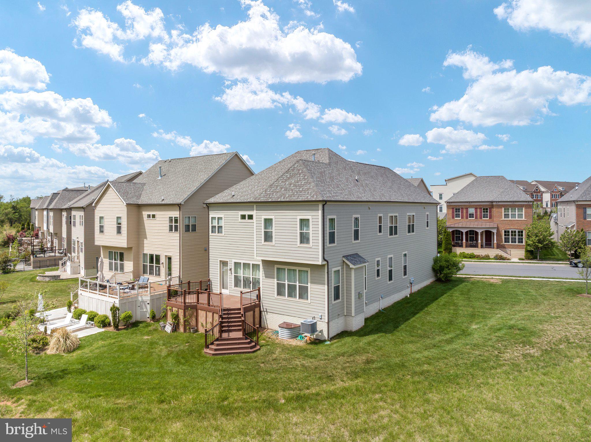 ONE LOUDOUN LAND BAY B - Residential Lease