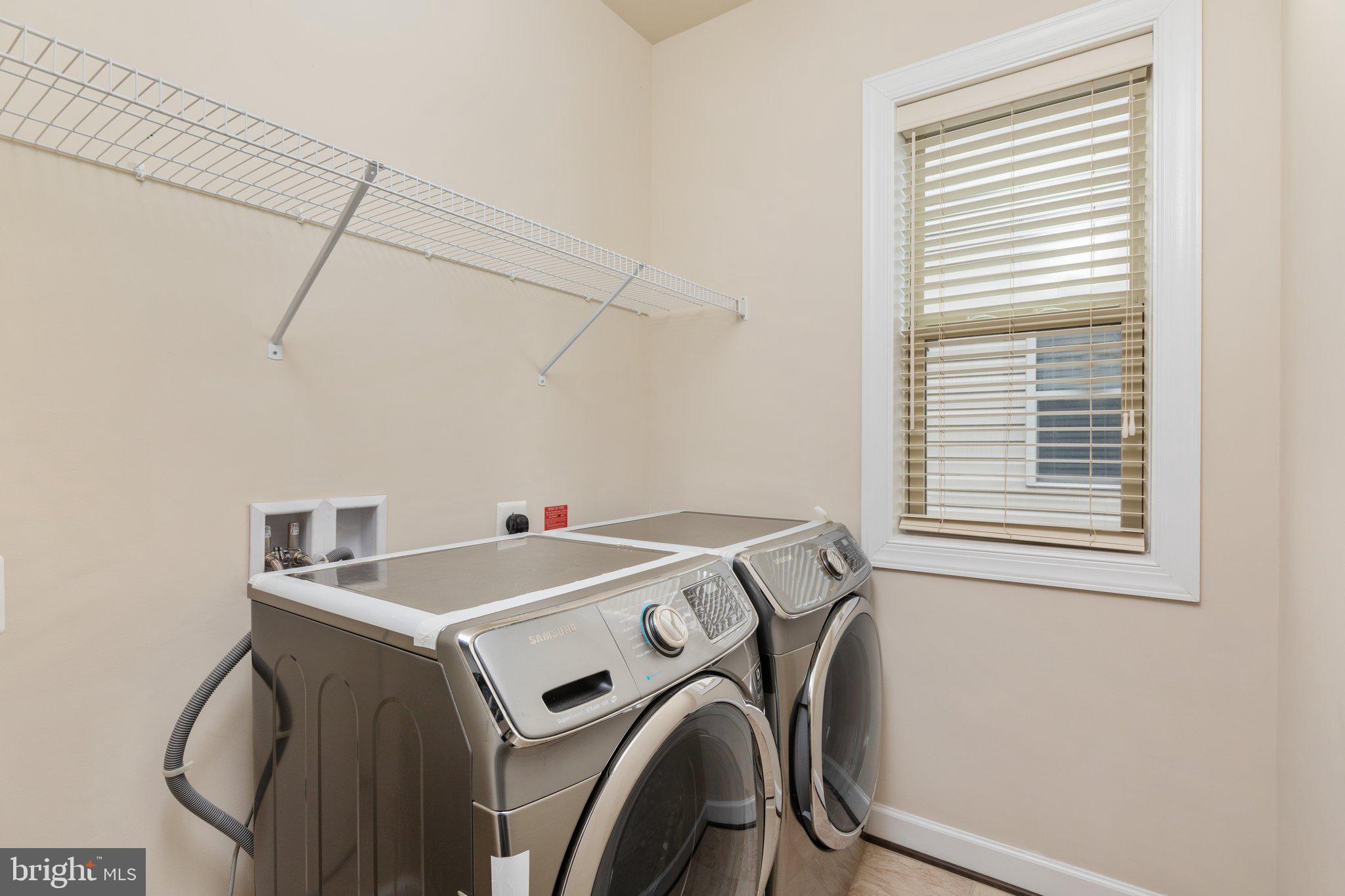 ONE LOUDOUN LAND BAY B - Residential Lease