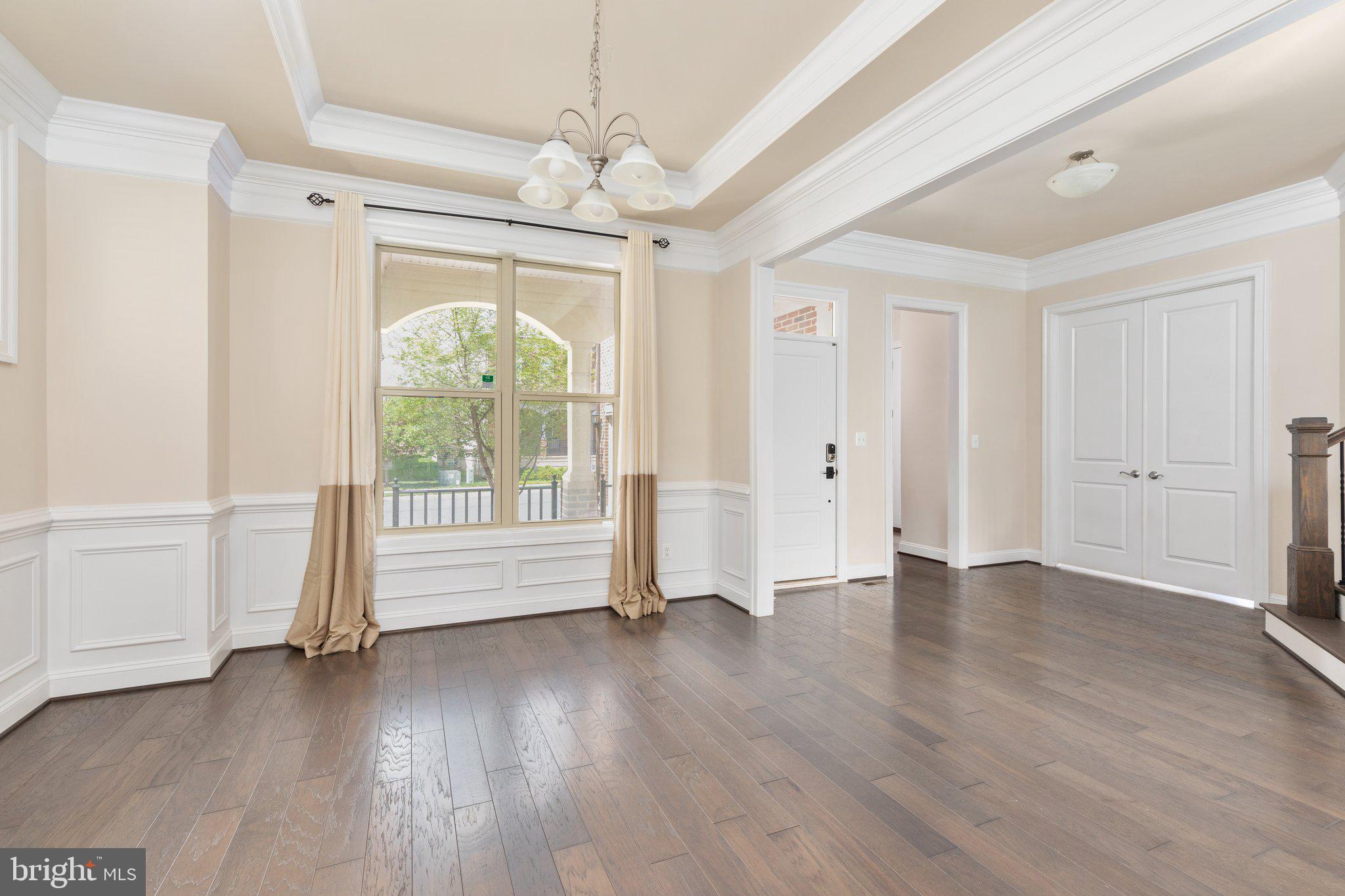 ONE LOUDOUN LAND BAY B - Residential Lease
