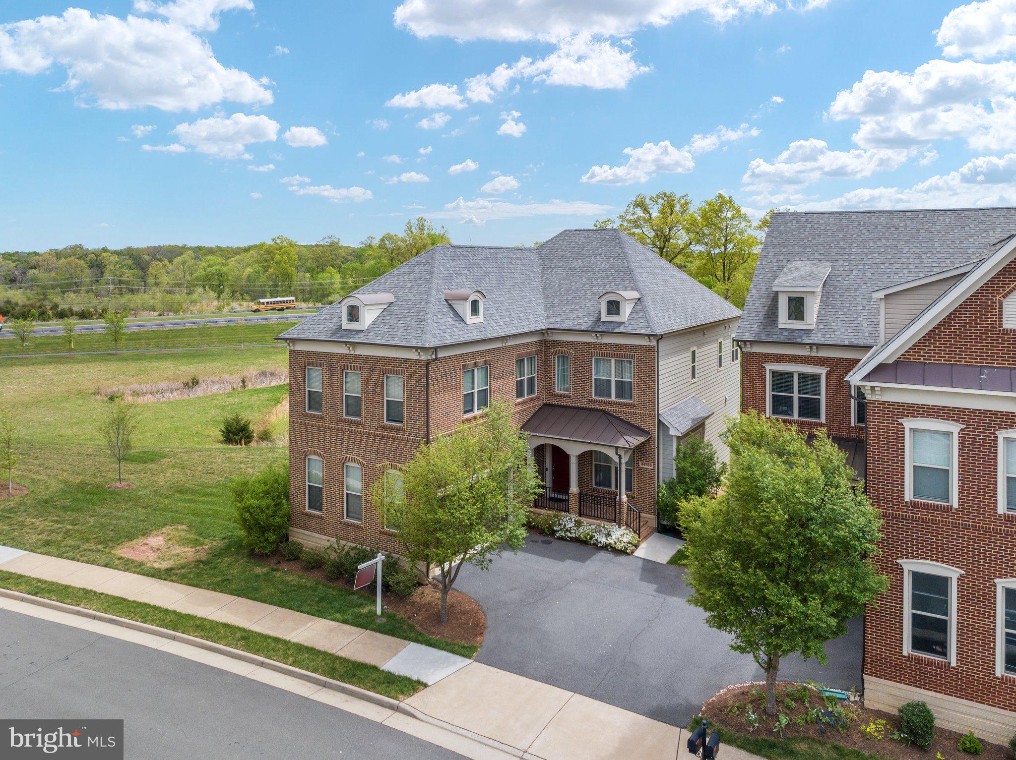 ONE LOUDOUN LAND BAY B - Residential Lease