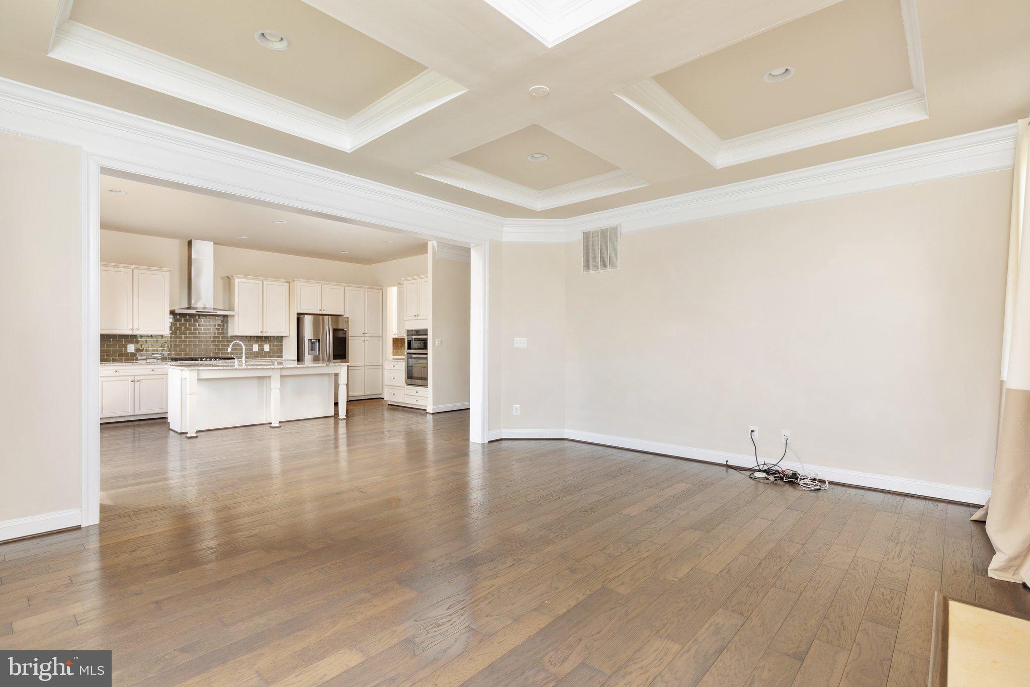 ONE LOUDOUN LAND BAY B - Residential Lease