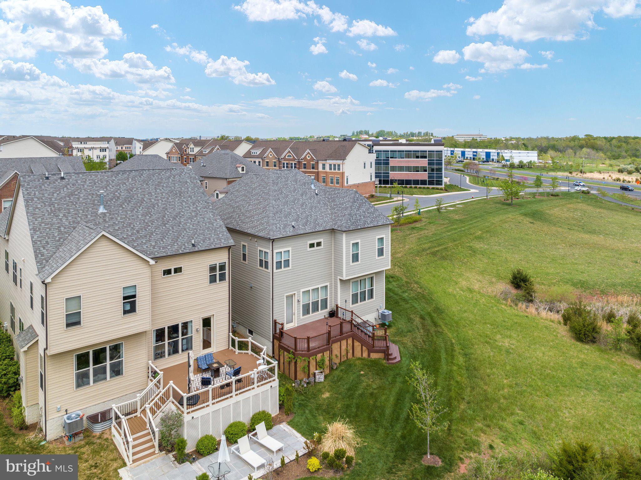 ONE LOUDOUN LAND BAY B - Residential Lease