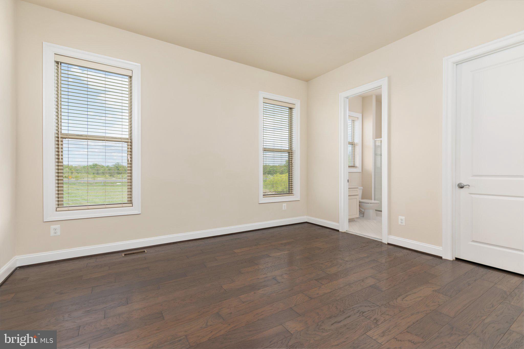 ONE LOUDOUN LAND BAY B - Residential Lease