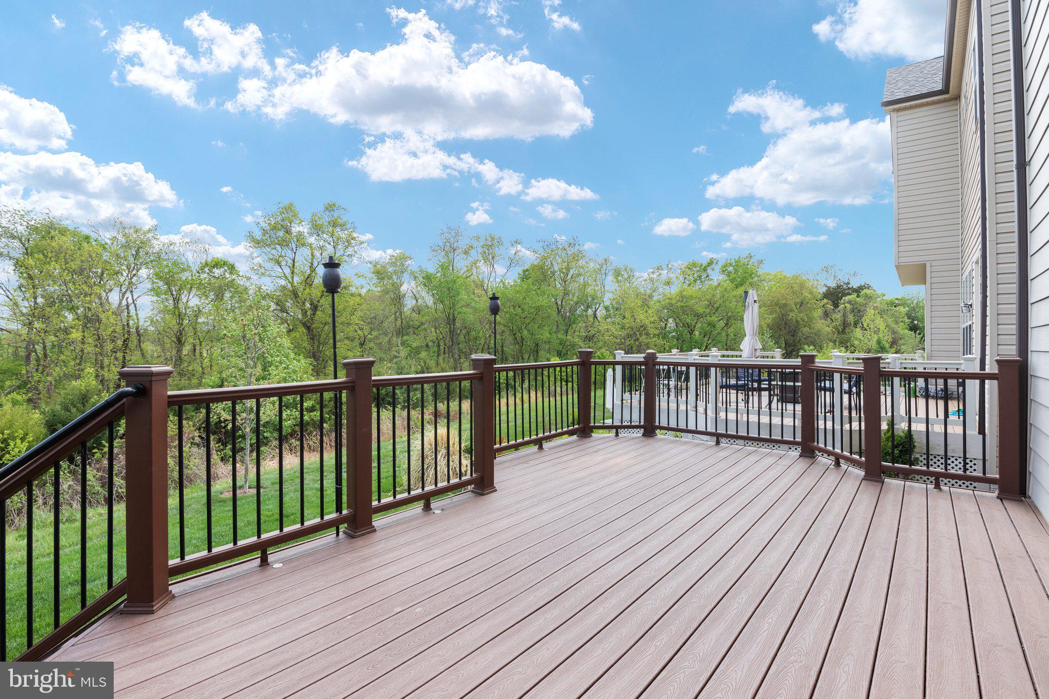 ONE LOUDOUN LAND BAY B - Residential Lease