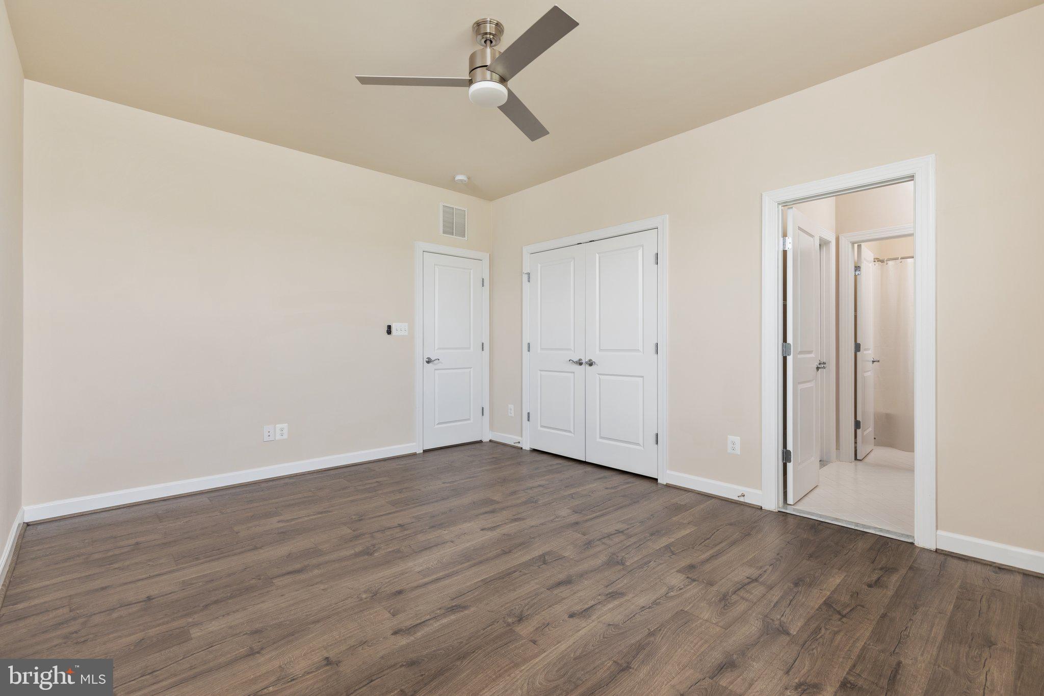 ONE LOUDOUN LAND BAY B - Residential Lease