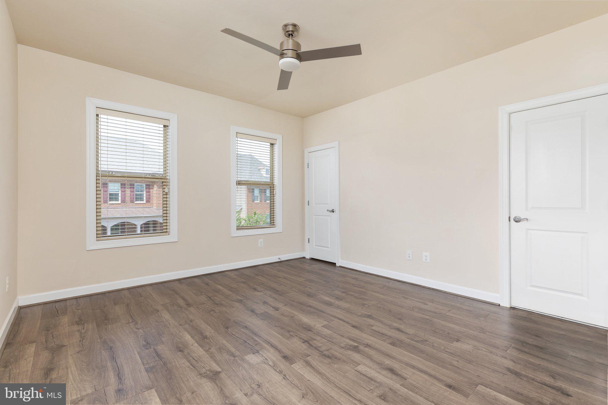 ONE LOUDOUN LAND BAY B - Residential Lease