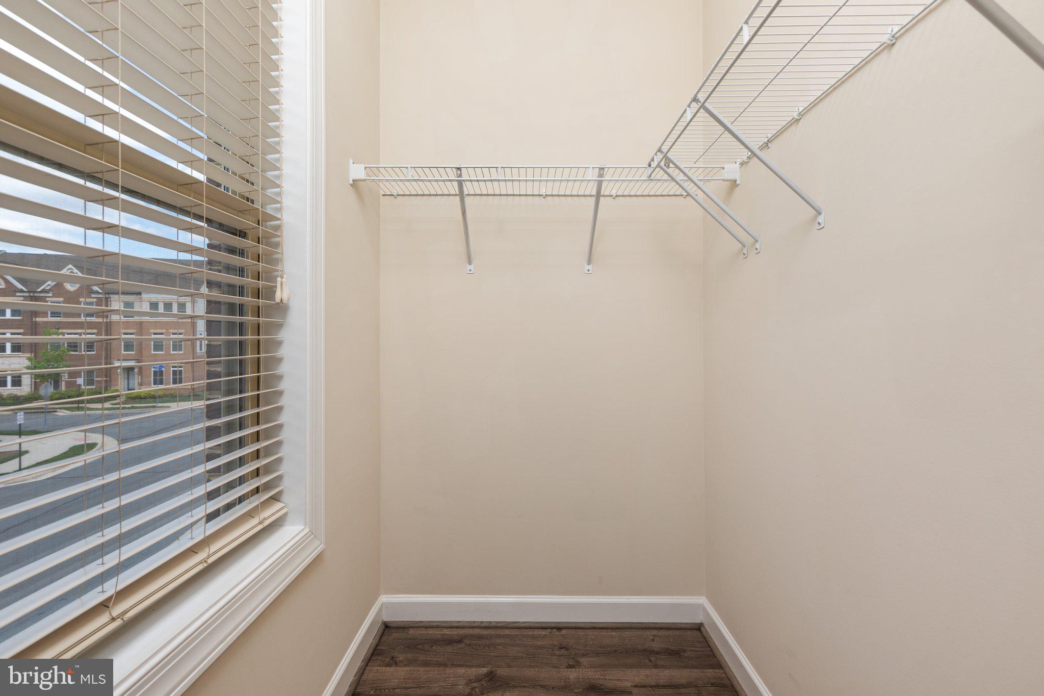 ONE LOUDOUN LAND BAY B - Residential Lease