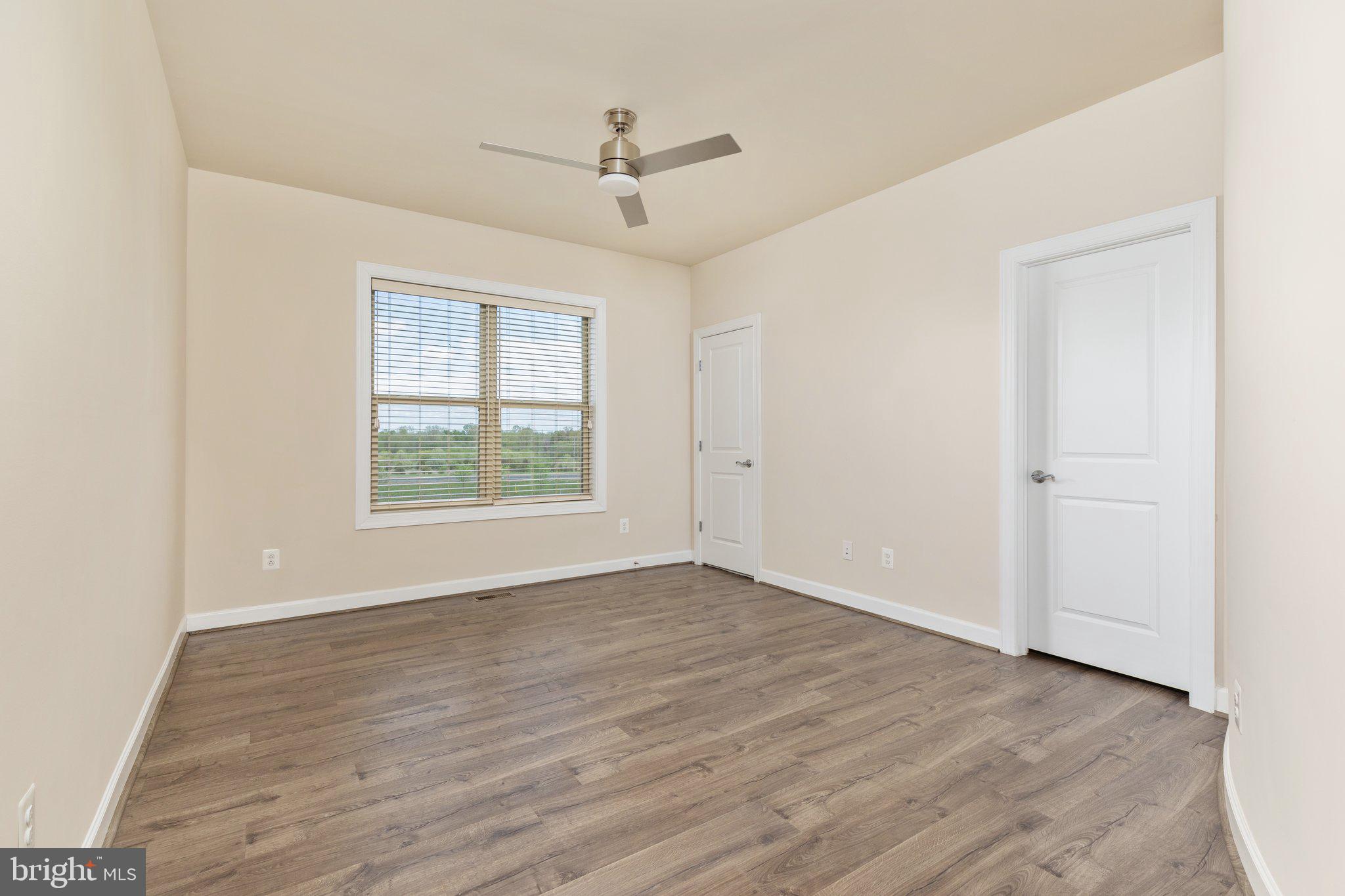ONE LOUDOUN LAND BAY B - Residential Lease