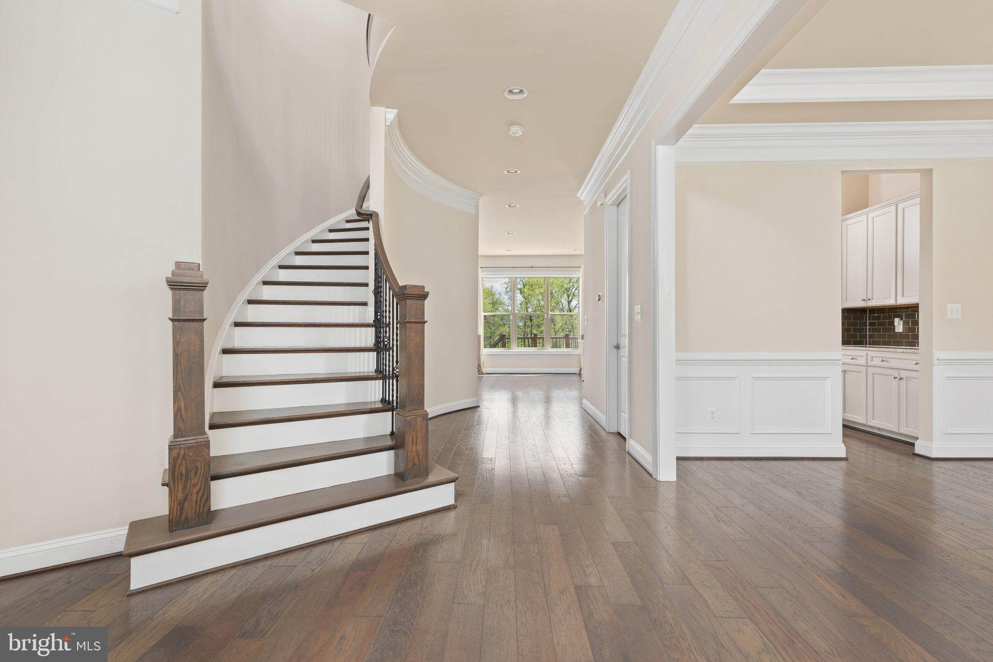 ONE LOUDOUN LAND BAY B - Residential Lease