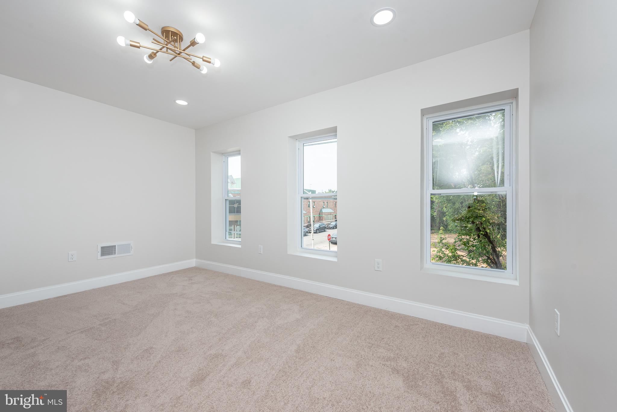 FRANKLIN SQUARE HISTORIC DISTRICT - Residential