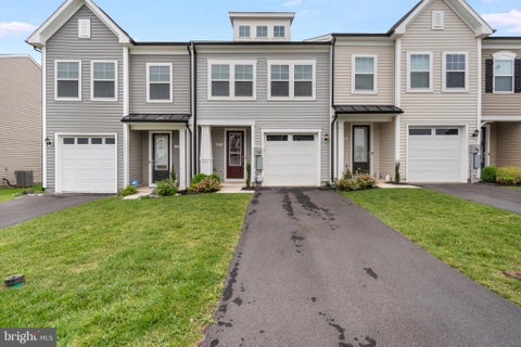 Townhouse For Sale - 27 Towton Place<br/> Jefferson County, CHARLES TOWN, WV 25414