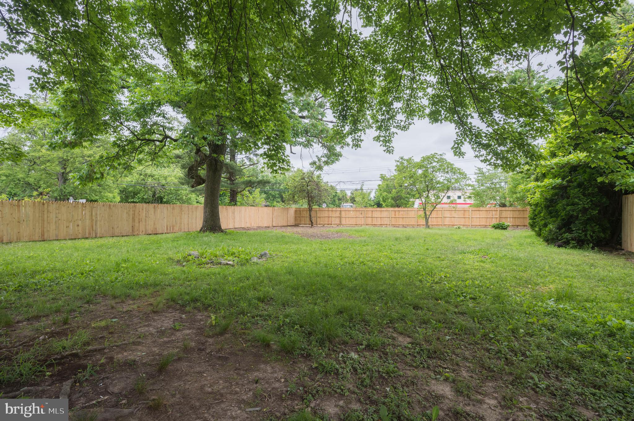 TWIN OAKS - Residential