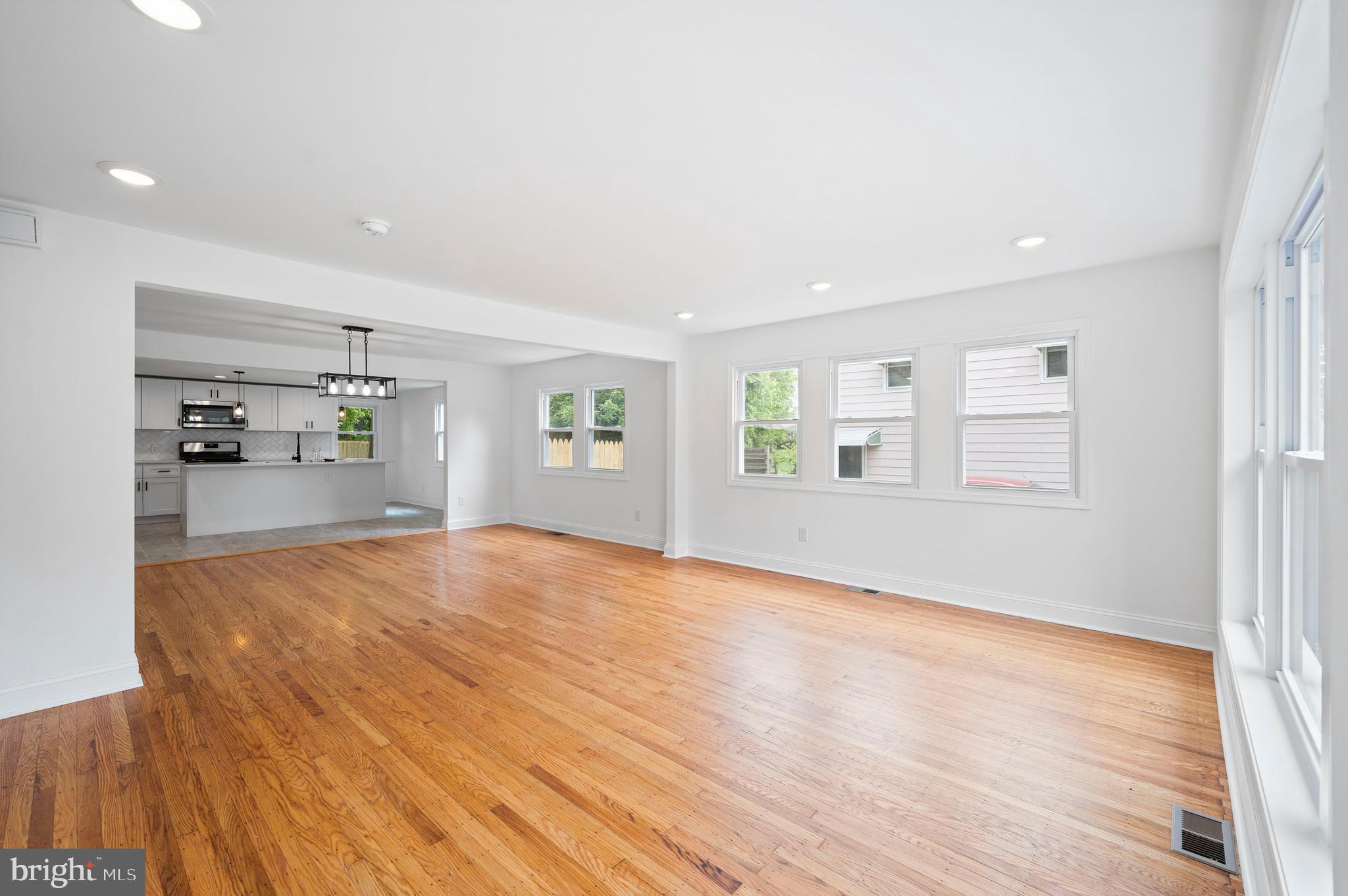 TWIN OAKS - Residential