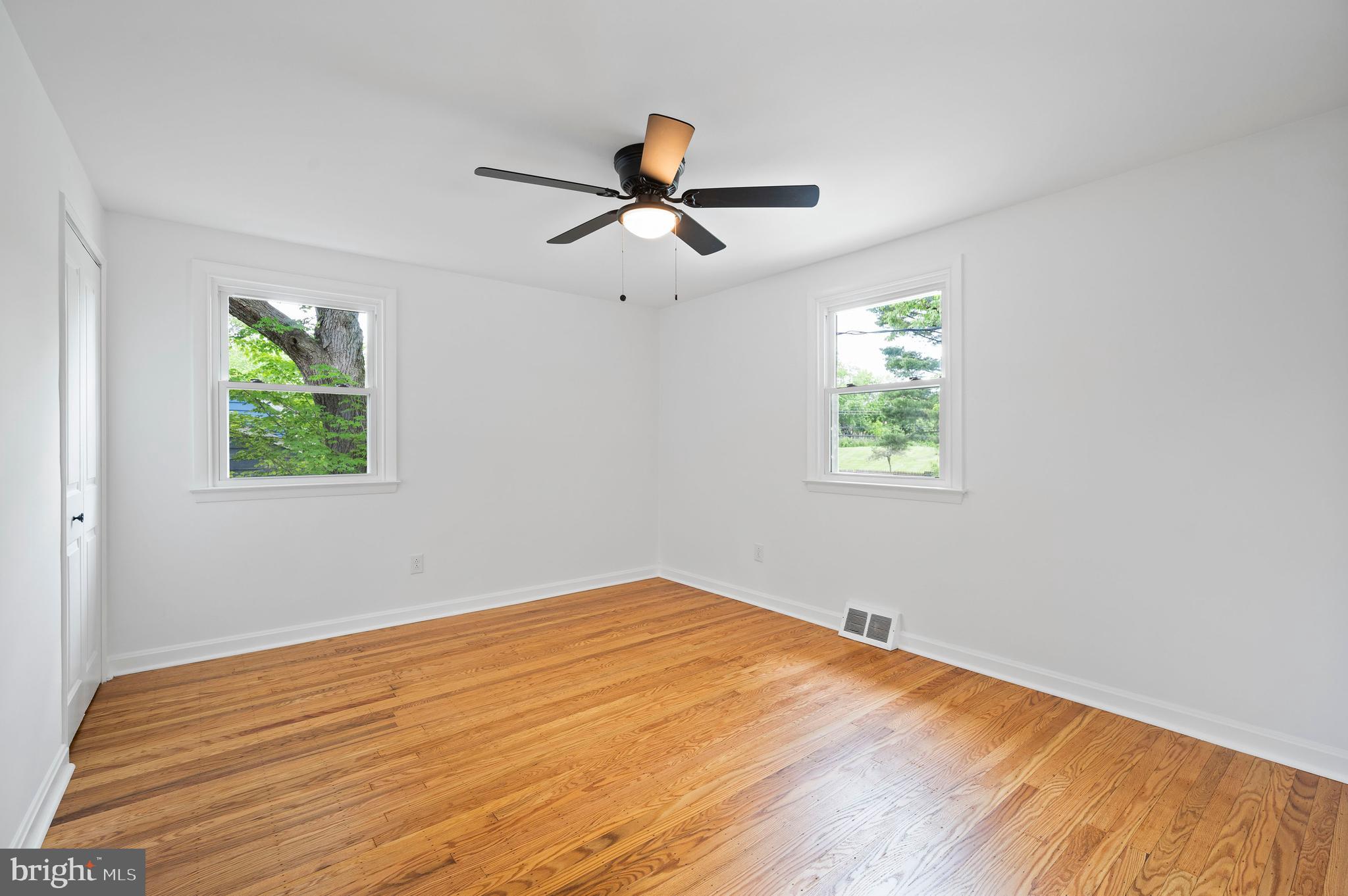 TWIN OAKS - Residential