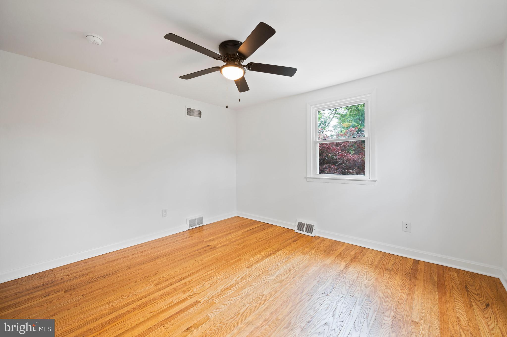 TWIN OAKS - Residential