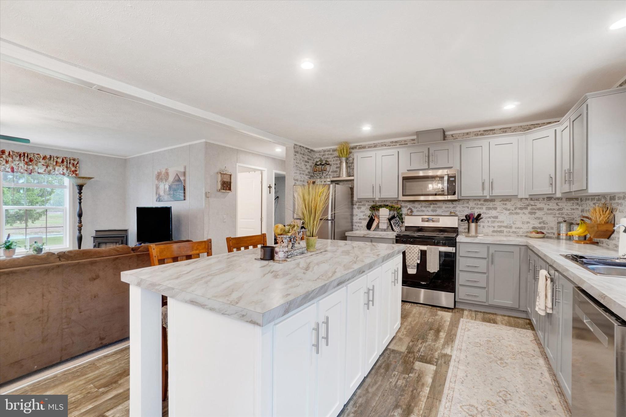 ABBOTTSTOWN - Residential