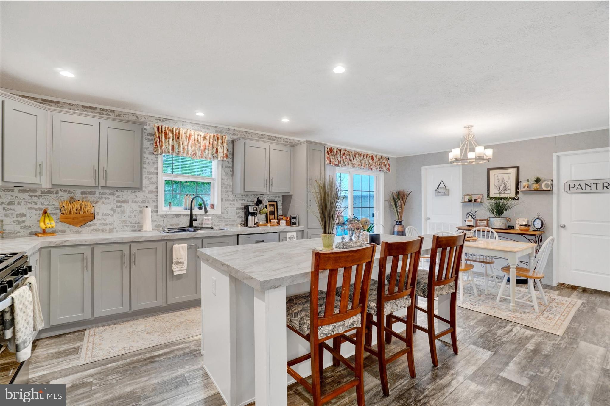 ABBOTTSTOWN - Residential
