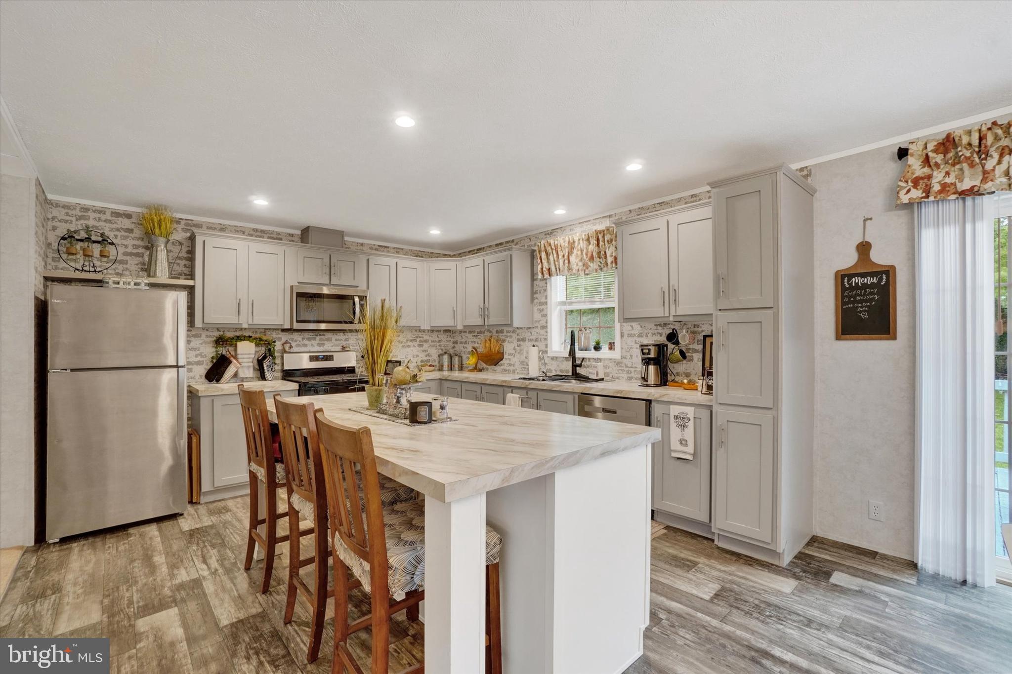 ABBOTTSTOWN - Residential