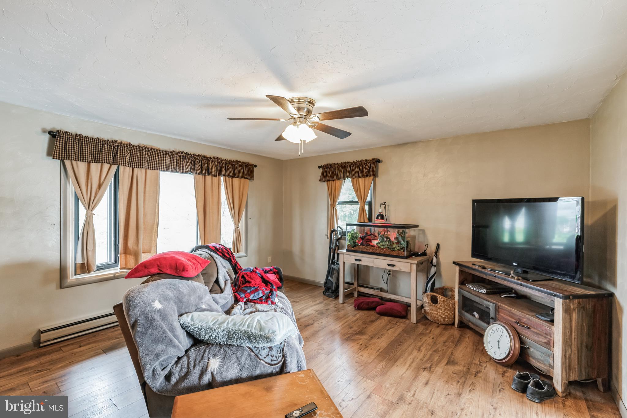 PIGEON HILLS - Residential