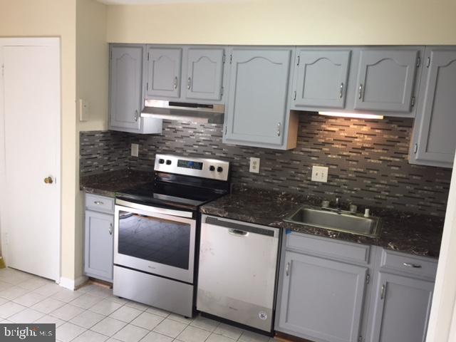 REFLECTION LAKE - Residential