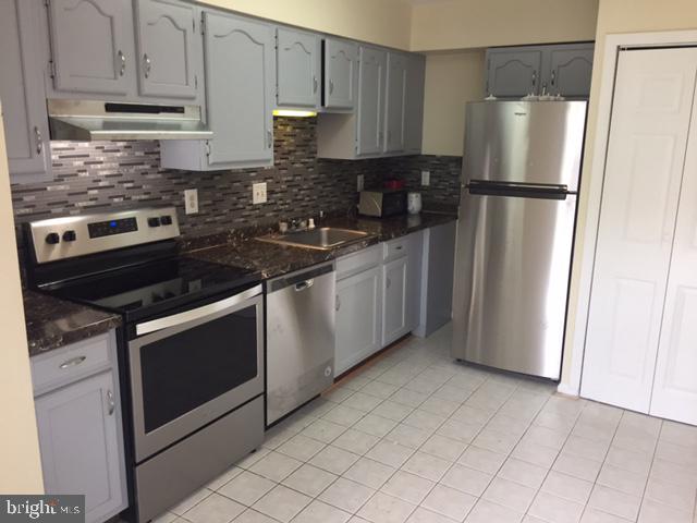 REFLECTION LAKE - Residential