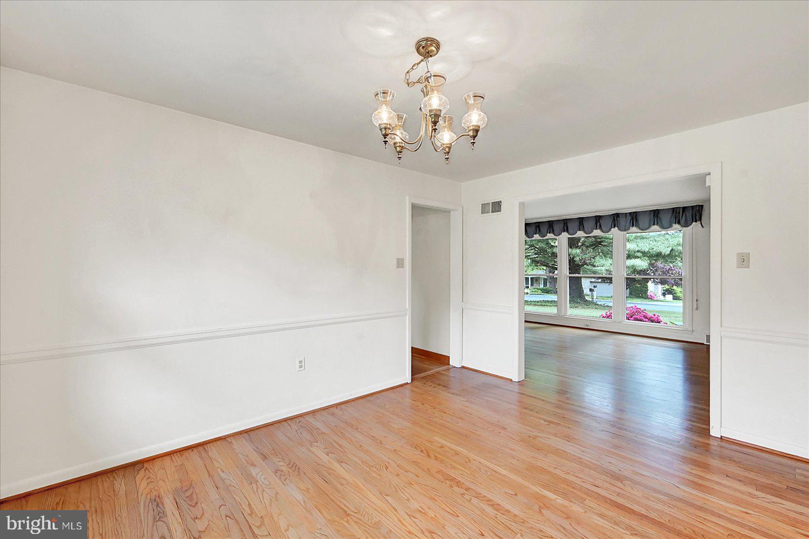 STRATHCONA HILLS - Residential